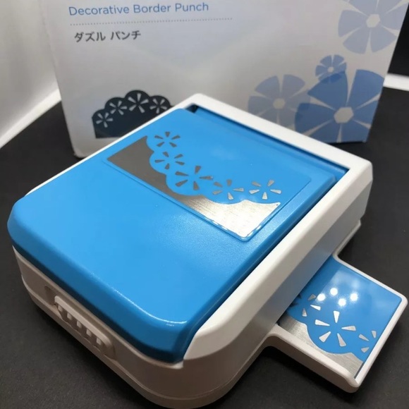 Creative Memories Dazzle Border Punch (Scallop) - Picture 2 of 9